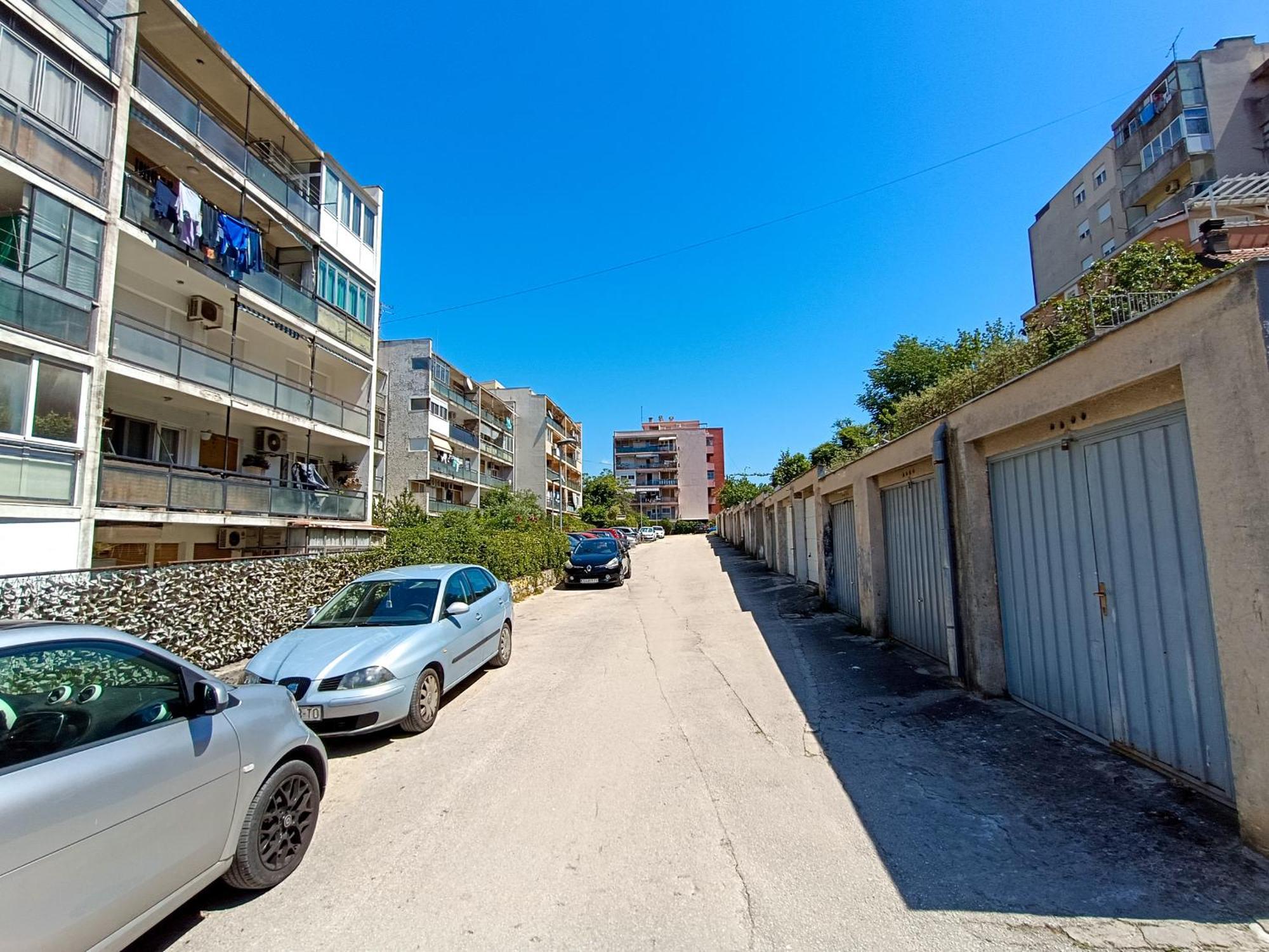 Retro Apartment Split Exterior photo