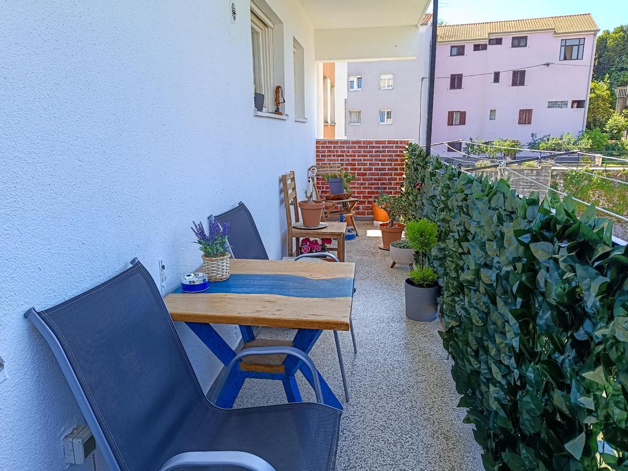 Retro Apartment Split Exterior photo